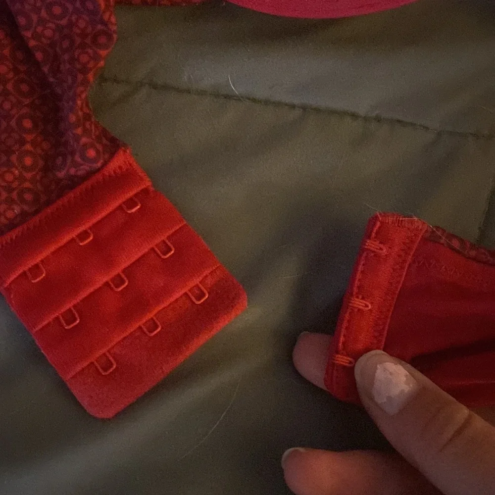 Women’s red and purple bra 36D - Picture 6 of 6